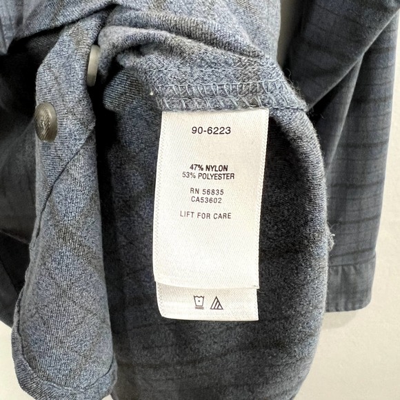 Cabela's Shirt Size XL Blue Plaid Button Down Long Sleeve Double Pocket Layering - Picture 4 of 5